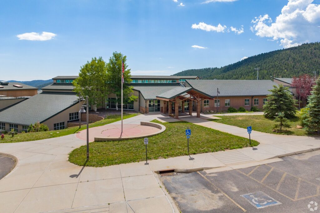 Evergreen CO School Guide: Choosing the right school for your kid