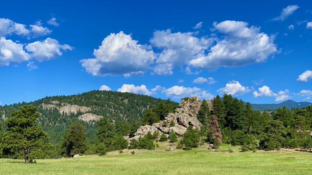 Hiking Three Sisters