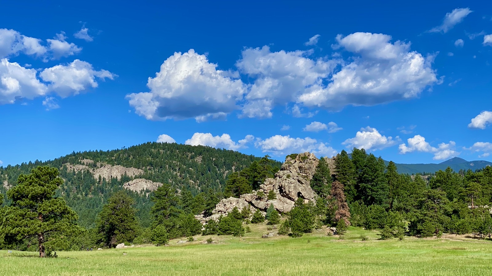 Hiking Three Sisters